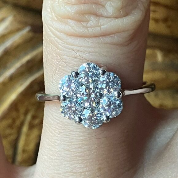 Genuine Moissanite Sterling Silver Ring Size 7 - Picture 1 of 9